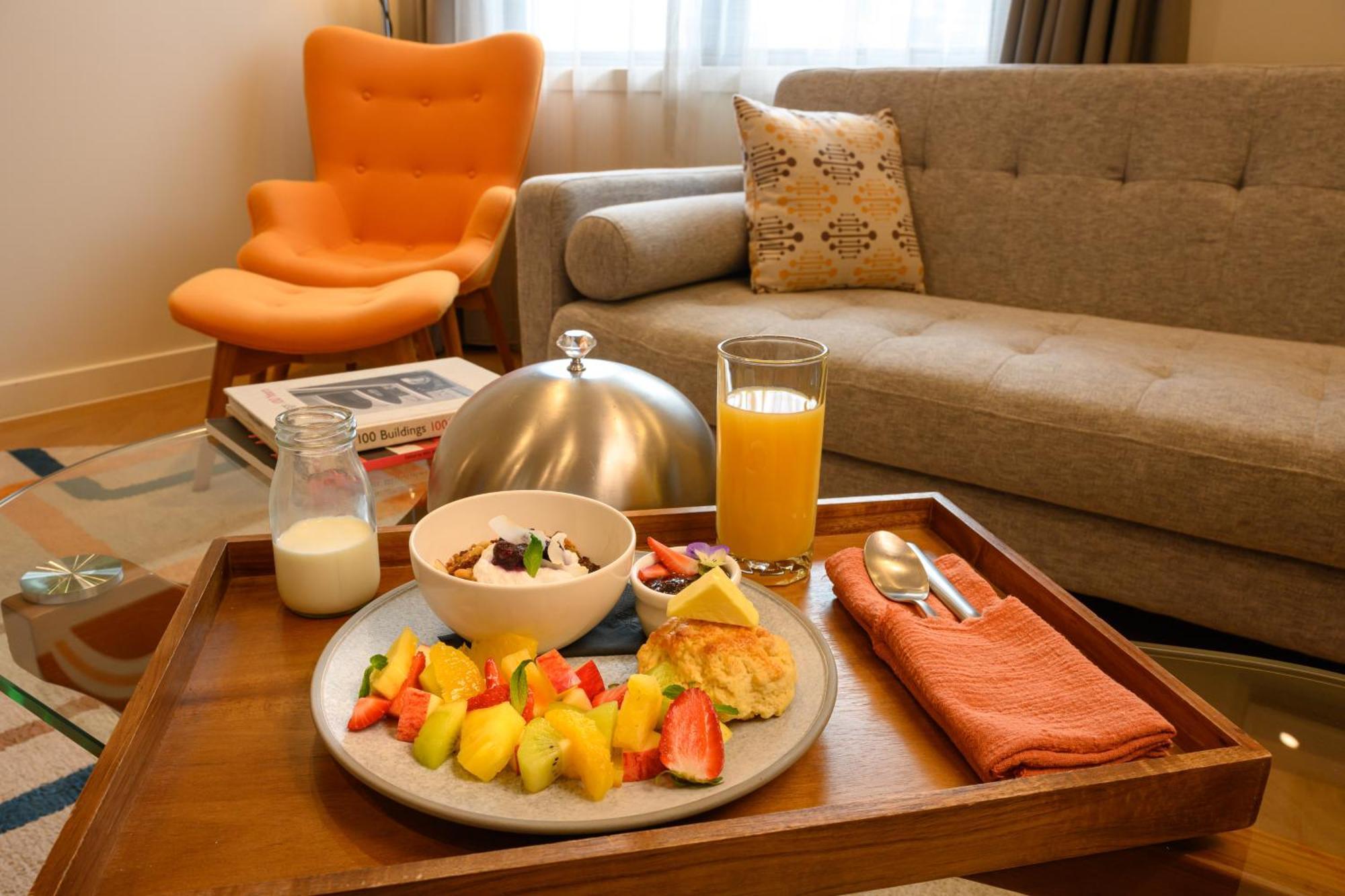 Ohtel Auckland Hotel Buitenkant foto Room service