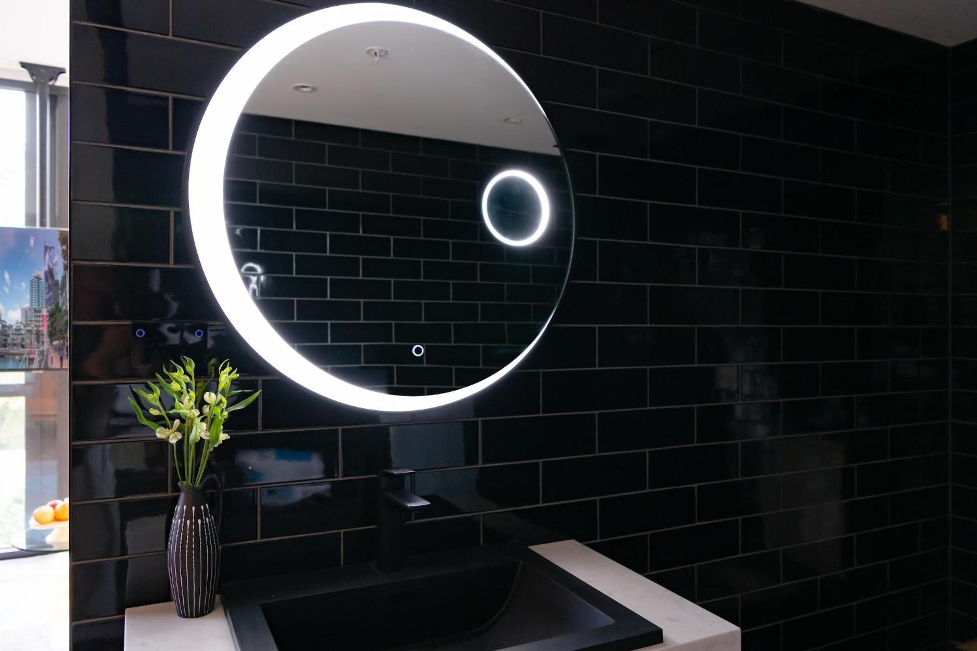 Ohtel Auckland Hotel Buitenkant foto LED mirror